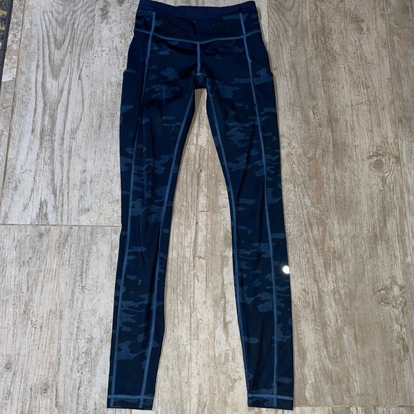 lululemon athletica Pants - Lululemon blue fatigue Lycra yoga pant size 2
